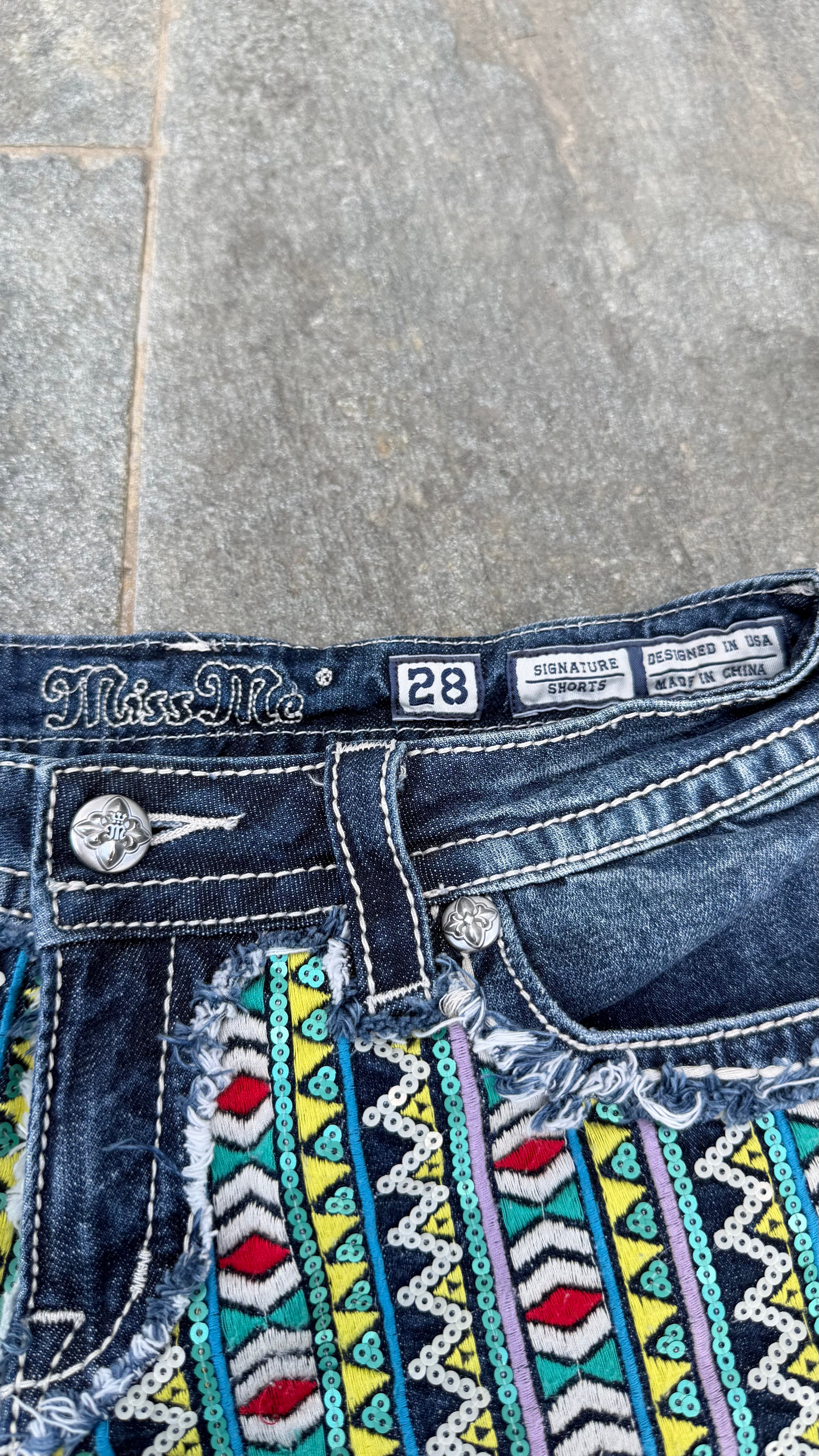 COLOURFUL MISS ME HOTPANTS SIZE S (W)