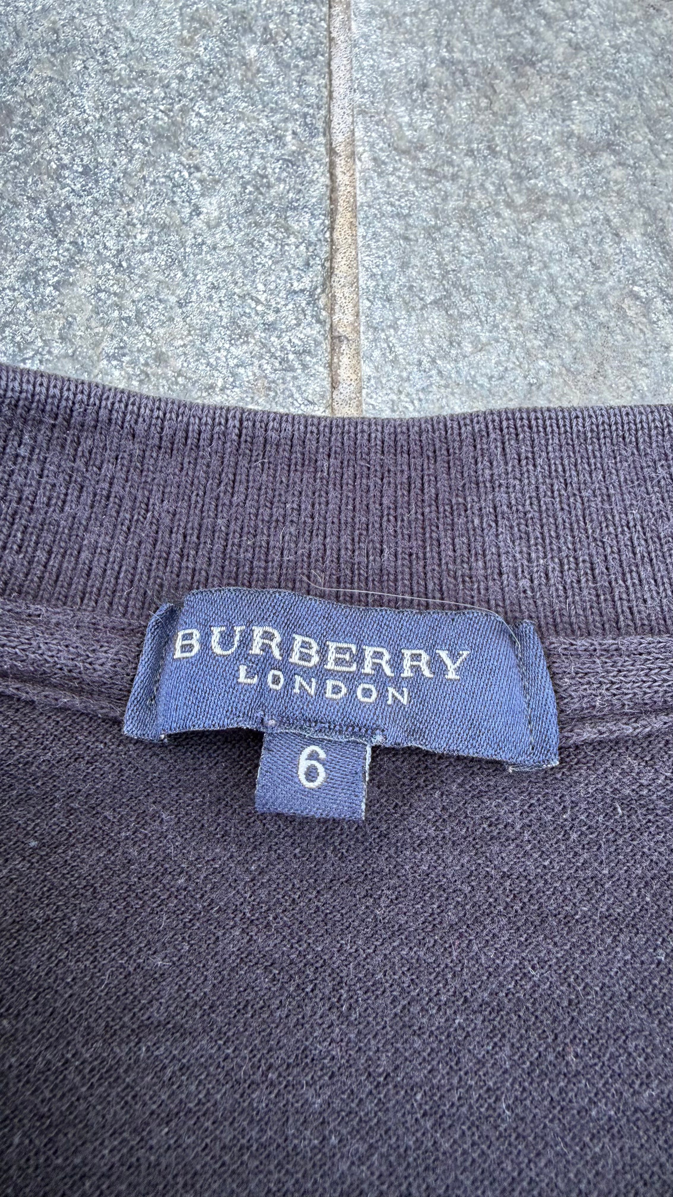 BLACK/RED BURBERRY POLO SIZE M
